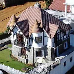 villa-de-roshe.kandyhotelsnow.com/